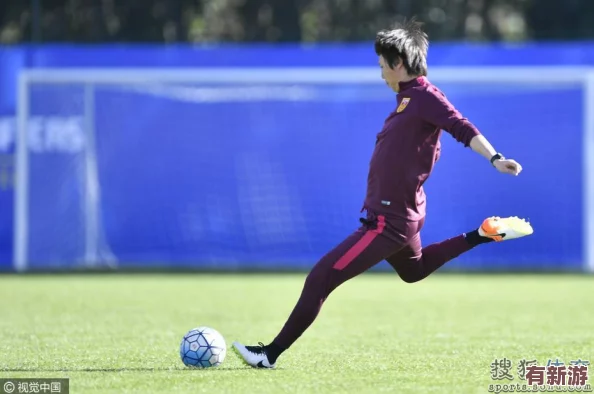 黑土ちゃんが腳法技巧視頻網(wǎng)站：深入了解這位角色在足球技藝方面的獨(dú)特魅力與精彩表現(xiàn)-帶你領(lǐng)略不一樣的運(yùn)動風(fēng)采